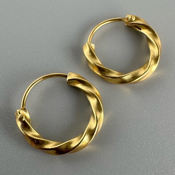 14K Gold Vermeil Twisted Huggie Hoop Earrings 12mm - Picture 10 of 11